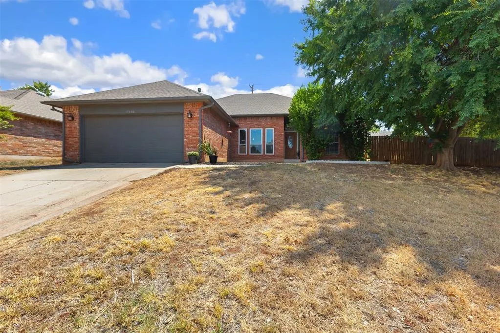 Front exterior — 17300 Valley Crest, Edmond, OK 73012