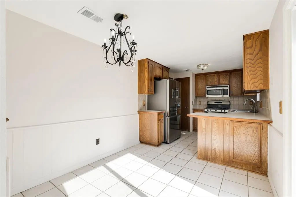 Photo 12 — 11612 Matthews Avenue, Oklahoma City, OK 73162