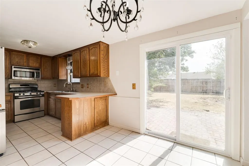 Photo 14 — 11612 Matthews Avenue, Oklahoma City, OK 73162