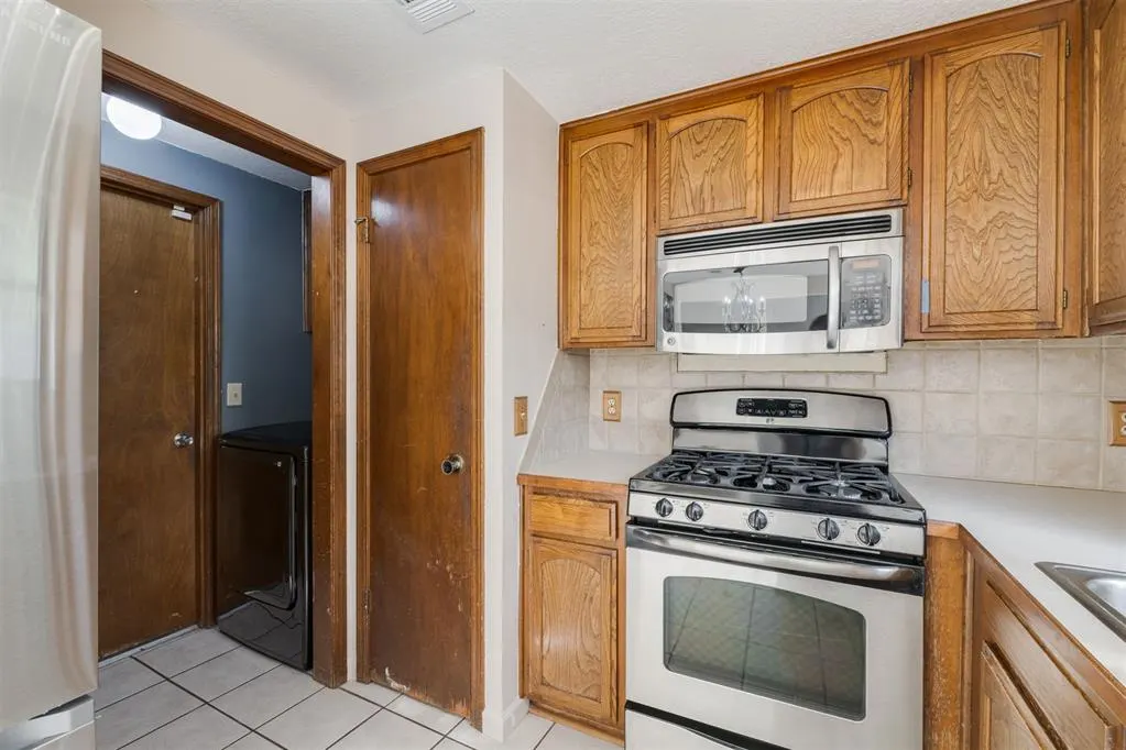 Photo 17 — 11612 Matthews Avenue, Oklahoma City, OK 73162