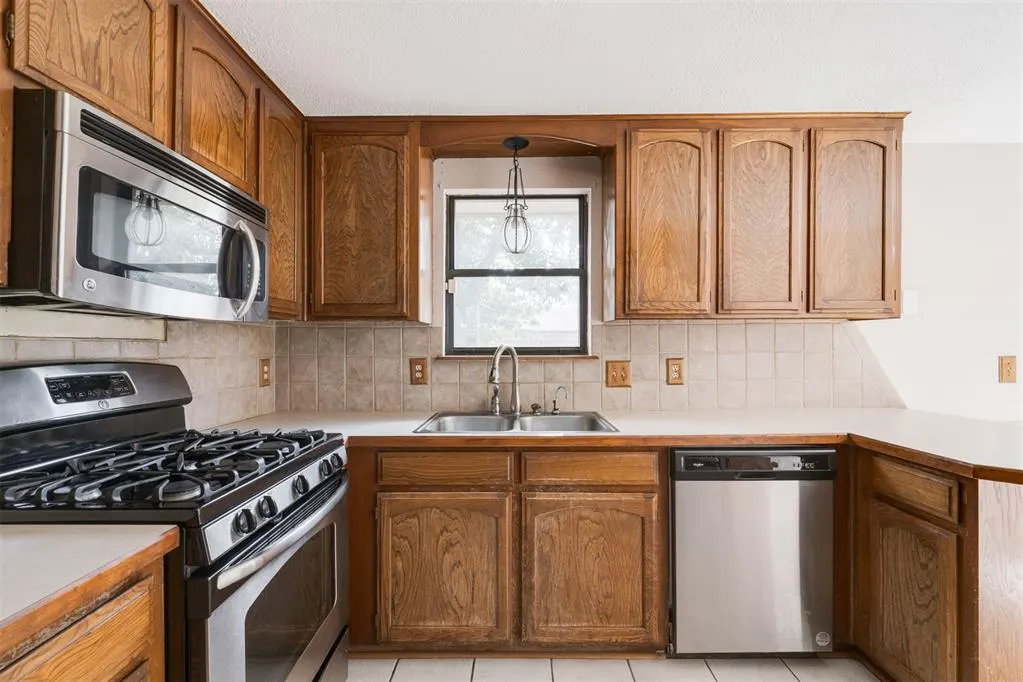 Photo 19 — 11612 Matthews Avenue, Oklahoma City, OK 73162