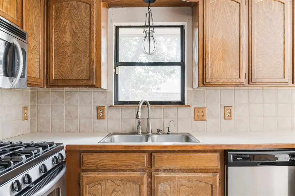 Photo 20 — 11612 Matthews Avenue, Oklahoma City, OK 73162