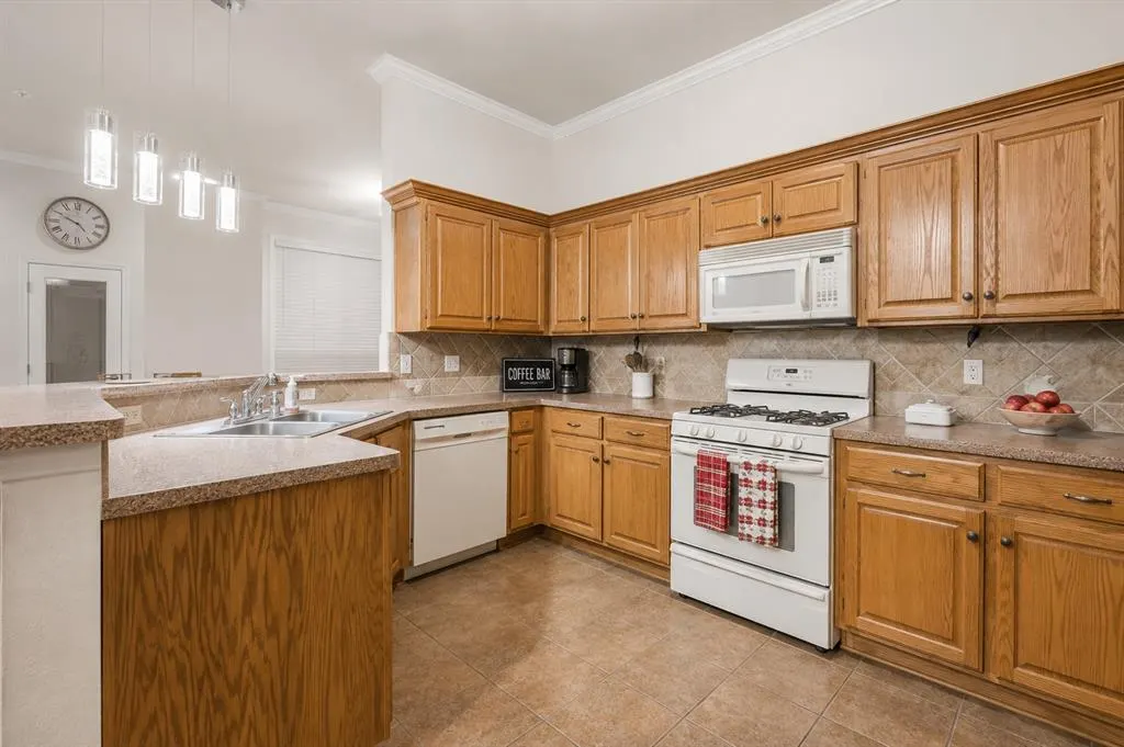 Photo 9 — 4869 S Del Aire Drive, Del City, OK 73115