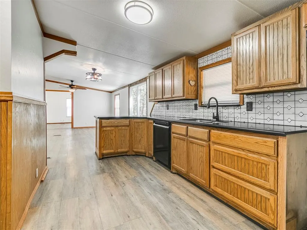 Photo 12 — 21700 Martin Road, Harrah, OK 73045