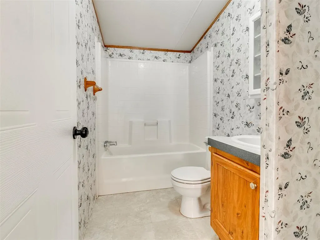 Photo 22 — 21700 Martin Road, Harrah, OK 73045
