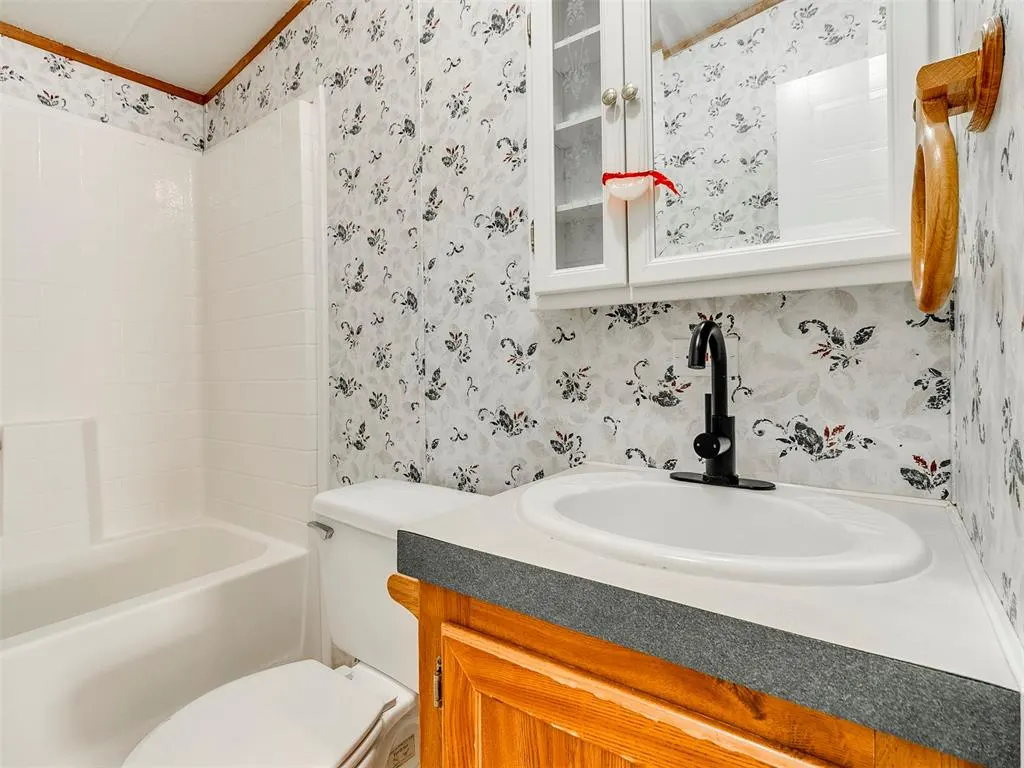 Photo 23 — 21700 Martin Road, Harrah, OK 73045
