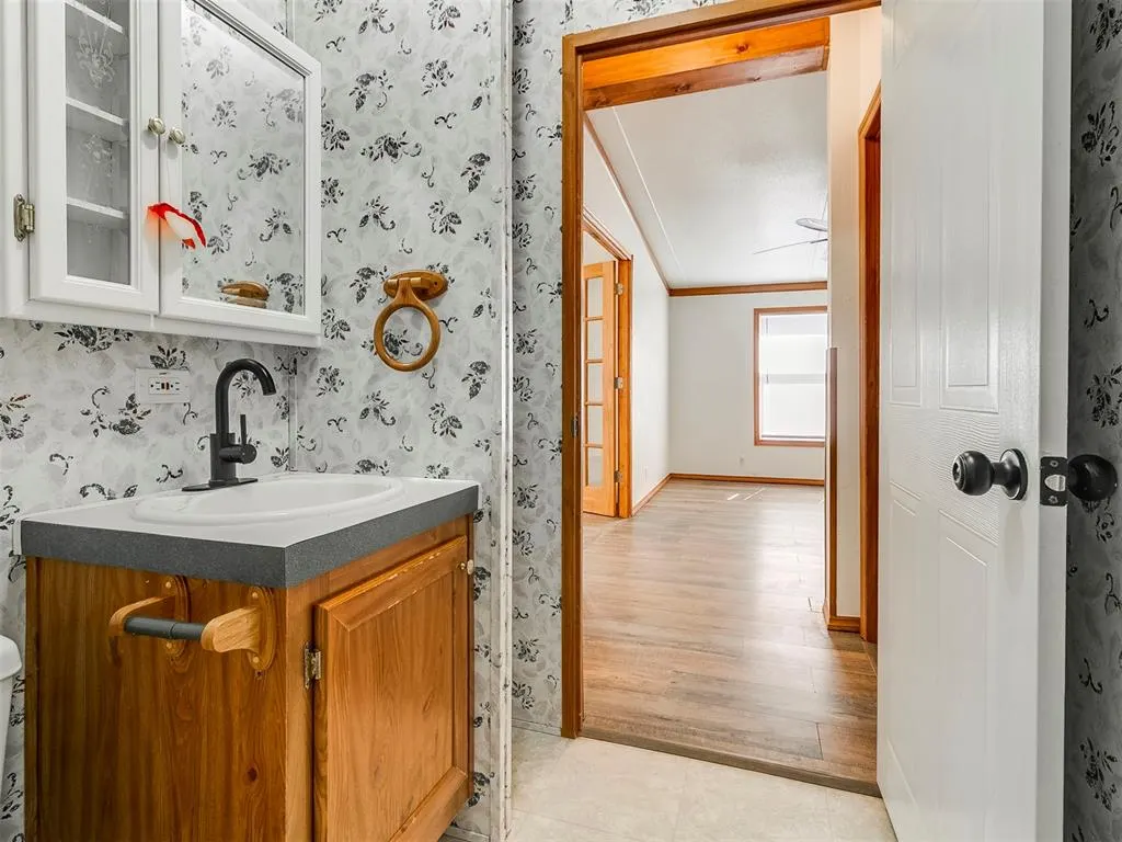Photo 24 — 21700 Martin Road, Harrah, OK 73045