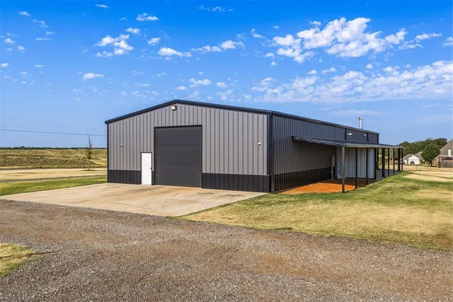 Photo 2 — 241 NW Moffat Road, Piedmont, OK 73078