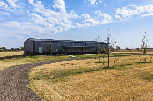 Photo 5 — 241 NW Moffat Road, Piedmont, OK 73078
