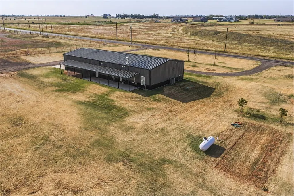 Photo 13 — 241 NW Moffat Road, Piedmont, OK 73078