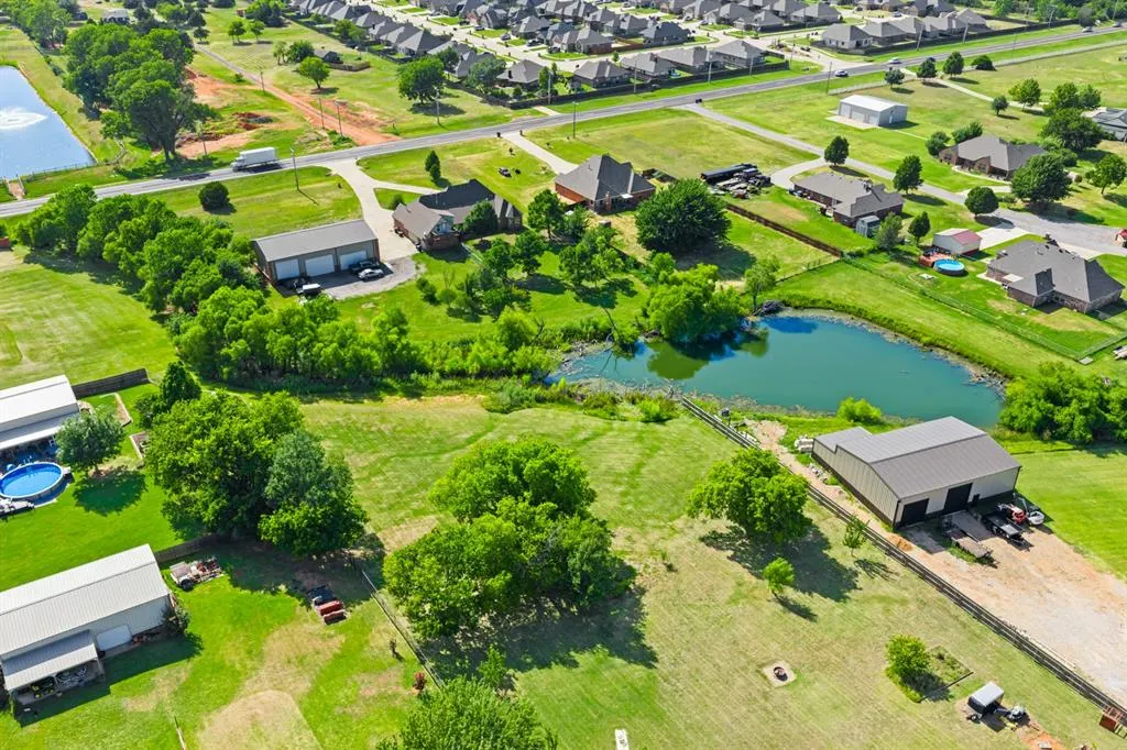 Photo 3 — 1109 N Edinburrough Way, Mustang, OK 73064