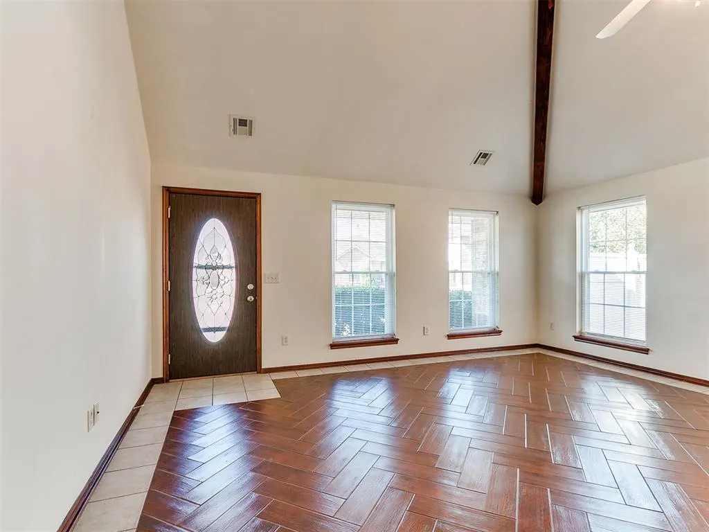 Photo 4 — 1100 SW 23rd Street, Moore, OK 73170