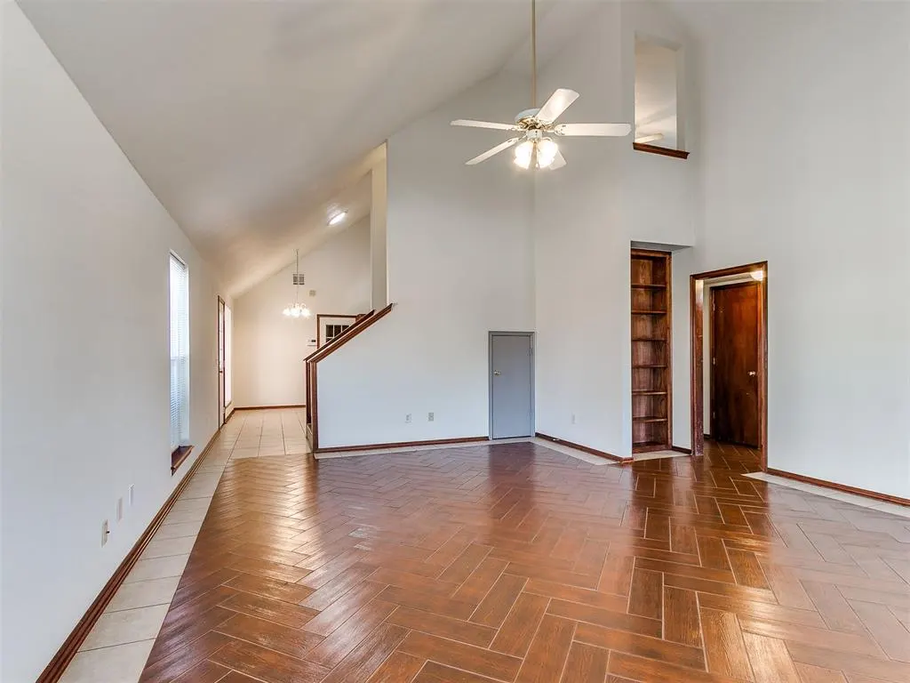 Photo 7 — 1100 SW 23rd Street, Moore, OK 73170