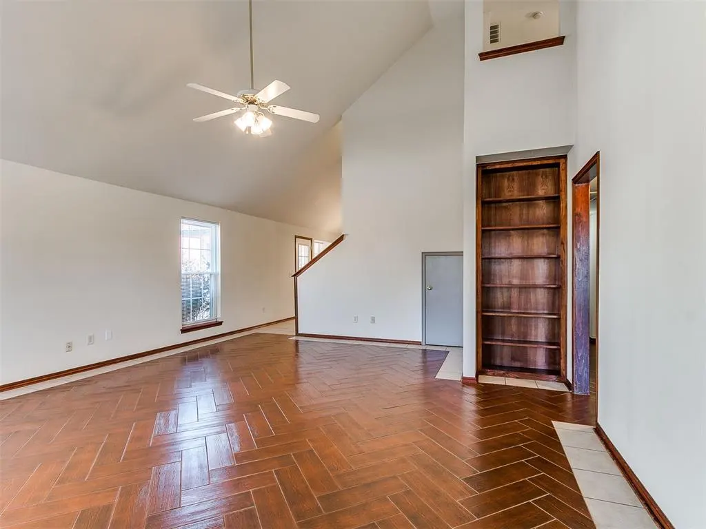 Photo 9 — 1100 SW 23rd Street, Moore, OK 73170