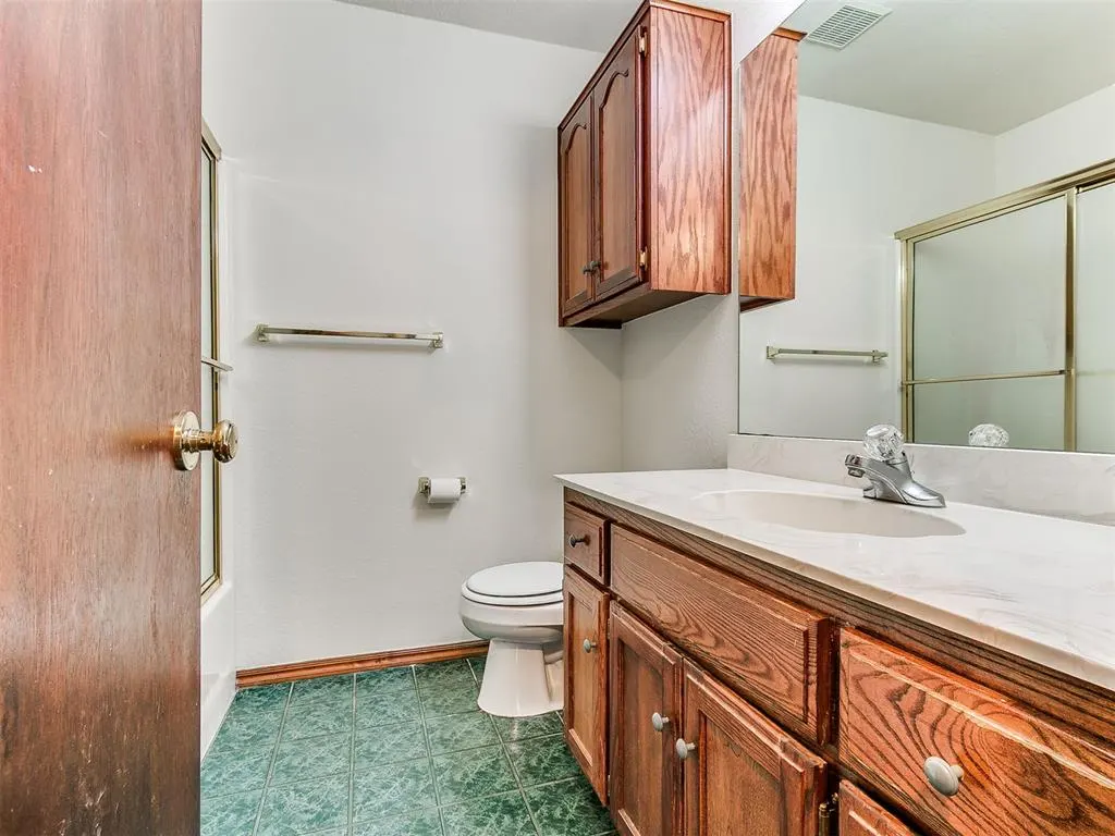 Photo 20 — 1100 SW 23rd Street, Moore, OK 73170