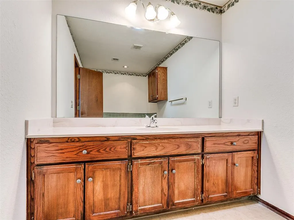 Photo 26 — 1100 SW 23rd Street, Moore, OK 73170