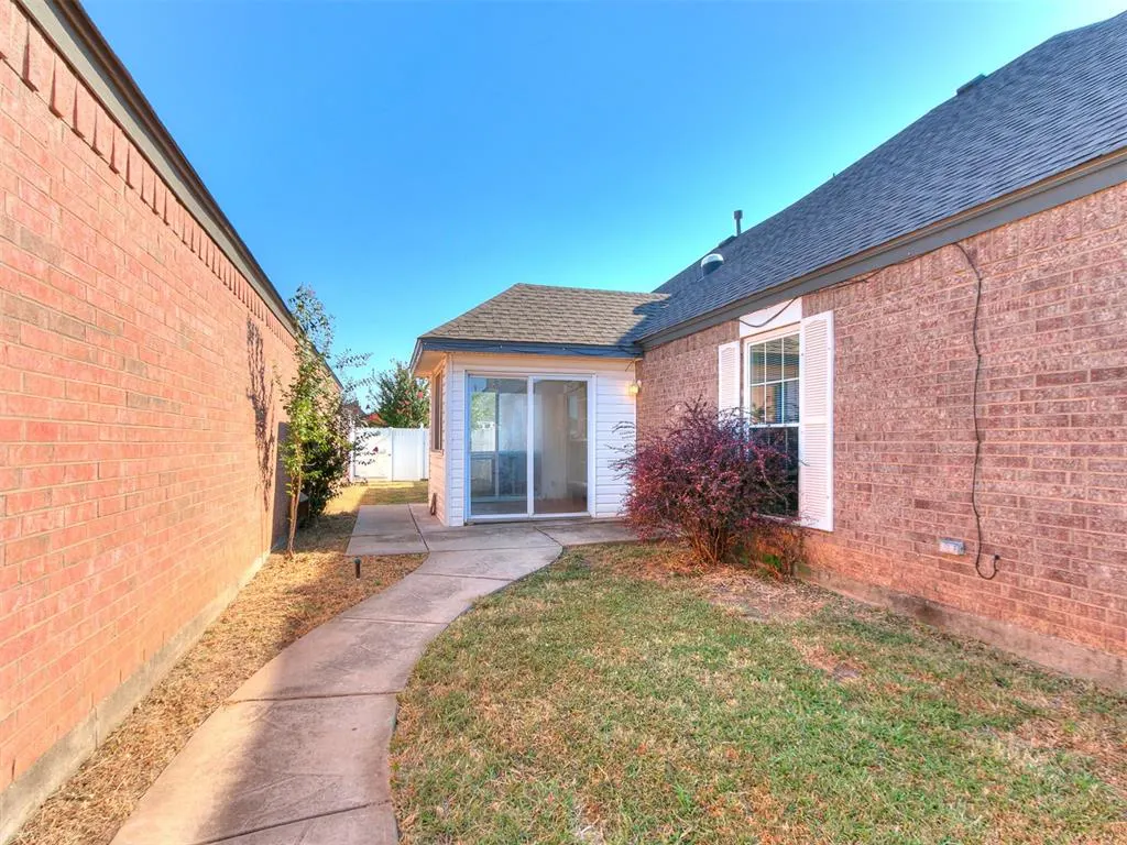 Photo 29 — 1100 SW 23rd Street, Moore, OK 73170
