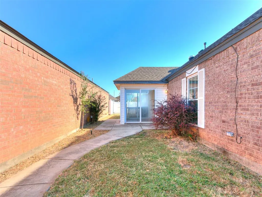 Photo 31 — 1100 SW 23rd Street, Moore, OK 73170