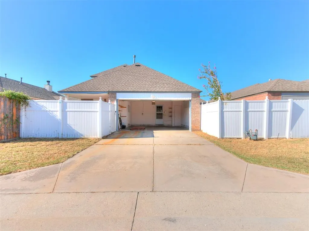 Photo 33 — 1100 SW 23rd Street, Moore, OK 73170