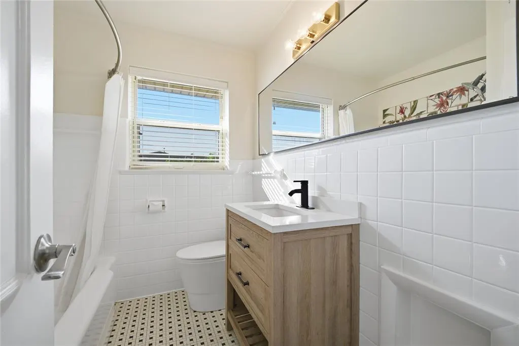 Photo 25 — 2301 N Warren Avenue, Oklahoma City, OK 73107