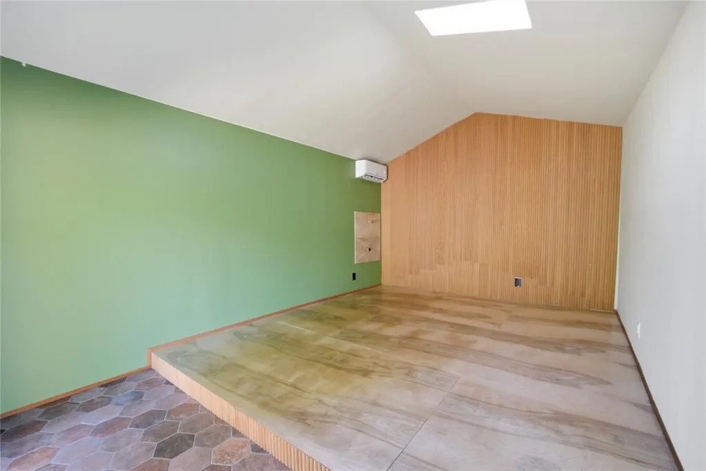Photo 28 — 2301 N Warren Avenue, Oklahoma City, OK 73107
