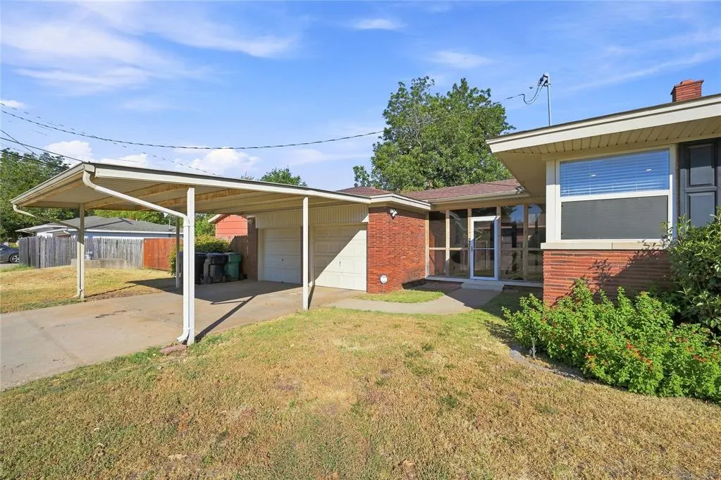 Photo 33 — 2301 N Warren Avenue, Oklahoma City, OK 73107