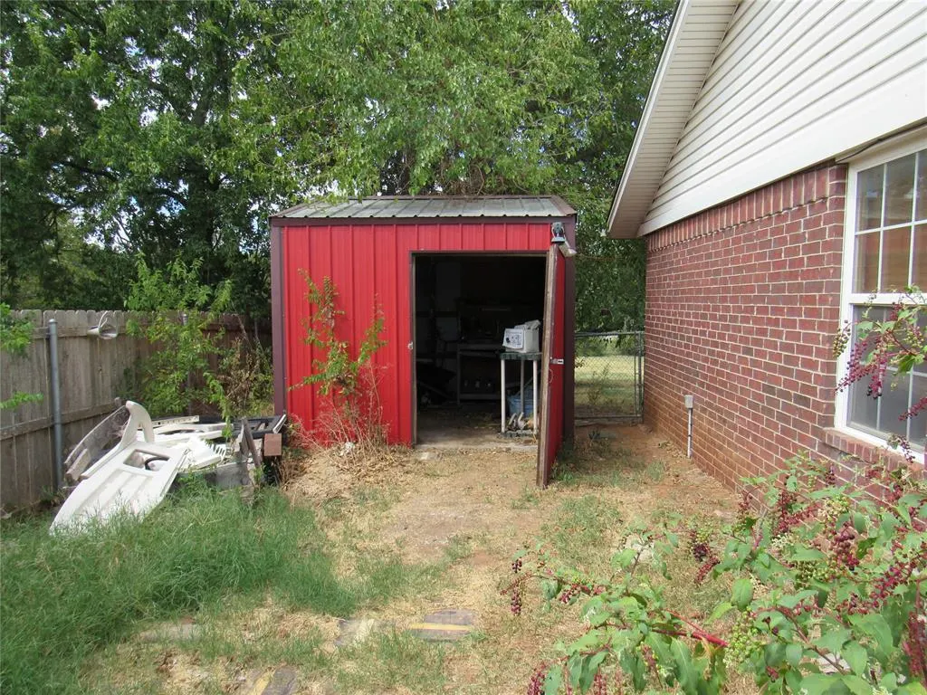 Photo 6 — 602 S 4th Street, Tecumseh, OK 74873