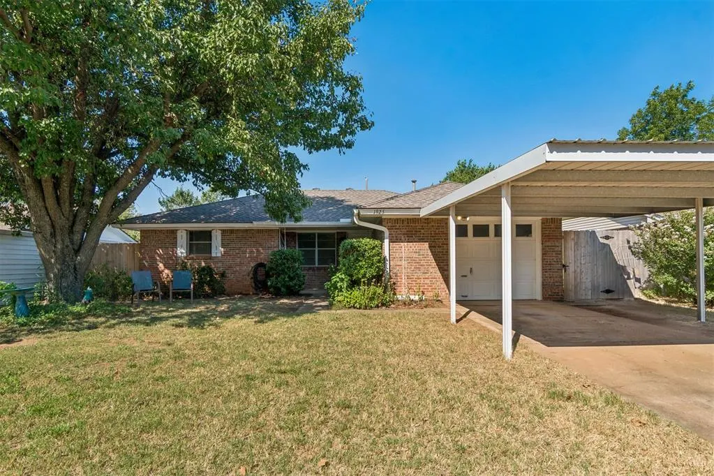 Photo 4 — 1925 Ballad Drive, Midwest City, OK 73130