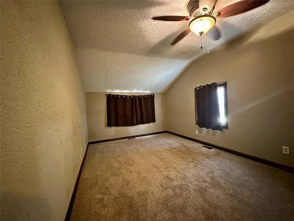 Photo 6 — 1419 Pine Avenue, Clinton, OK 73601