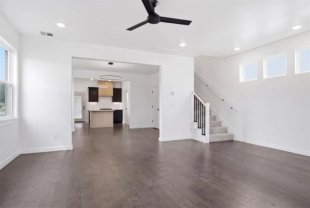 Photo 6 — 1601 NE 7th Street, Oklahoma City, OK 73117