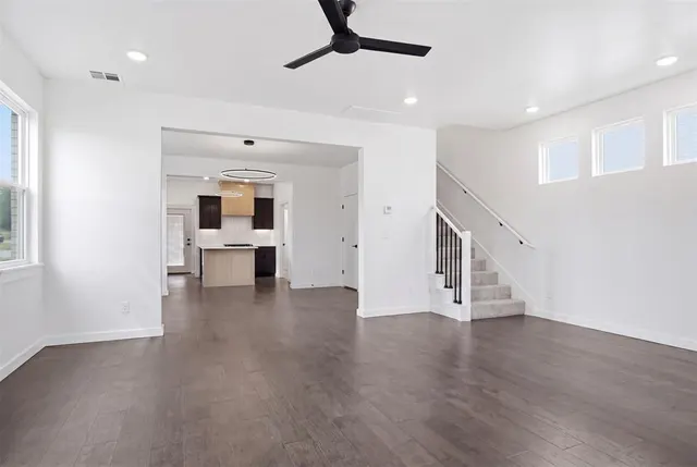 Photo 6 — 1601 NE 7th Street, Oklahoma City, OK 73117
