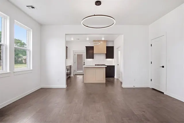 Photo 8 — 1601 NE 7th Street, Oklahoma City, OK 73117