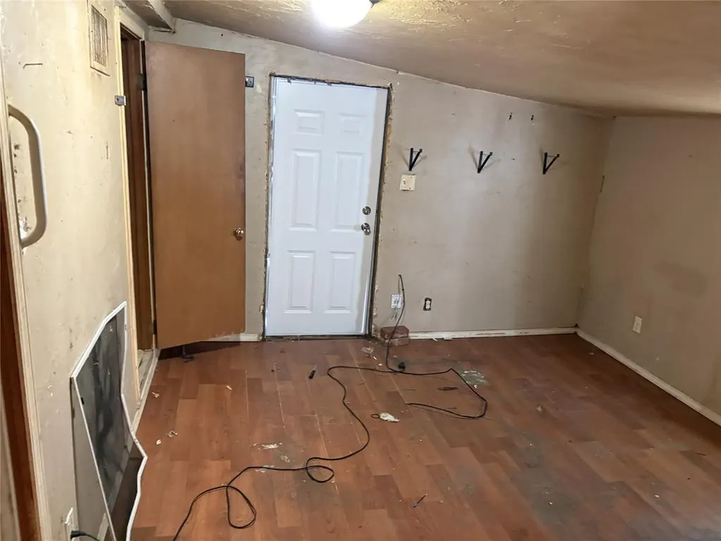 Photo 6 — 219 S Cook Avenue, Norman, OK 73071