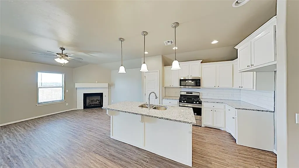 Photo 4 — 17657 MacArthur Park Drive, Edmond, OK 73013
