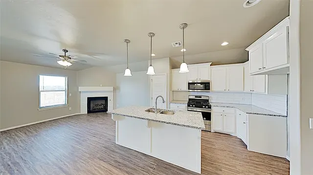 Photo 4 — 17657 MacArthur Park Drive, Edmond, OK 73013