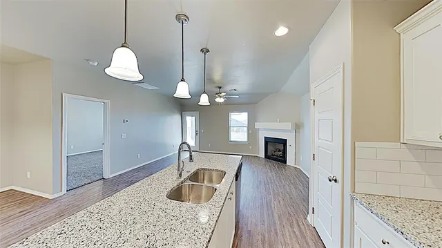 Photo 5 — 17657 MacArthur Park Drive, Edmond, OK 73013