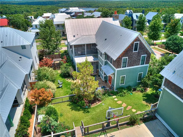 Photo 3 — 31 Boulevard, Carlton Landing, OK 74432