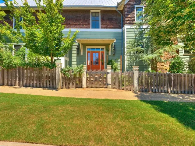 Photo 4 — 31 Boulevard, Carlton Landing, OK 74432