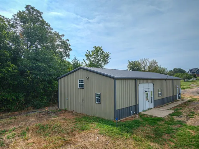 Photo 3 — 15705 Grant Road, Shawnee, OK 74801