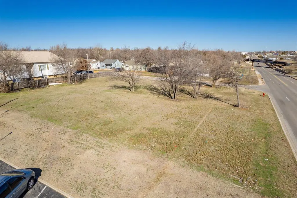 Photo 2 — 8315 N Western Avenue, Oklahoma City, OK 73114