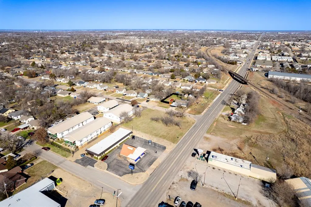 Photo 7 — 8315 N Western Avenue, Oklahoma City, OK 73114