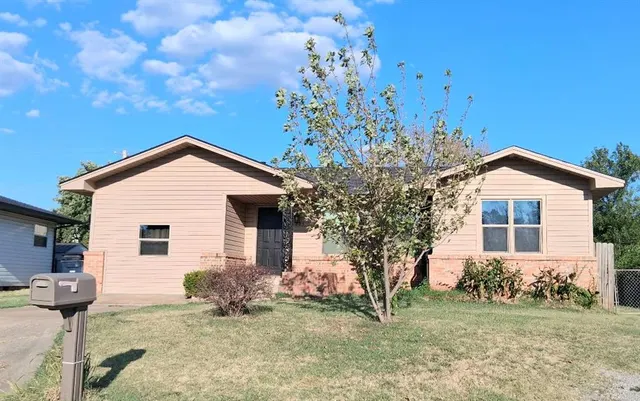 Photo 2 — 4005 Blaine Road, Shawnee, OK 74804