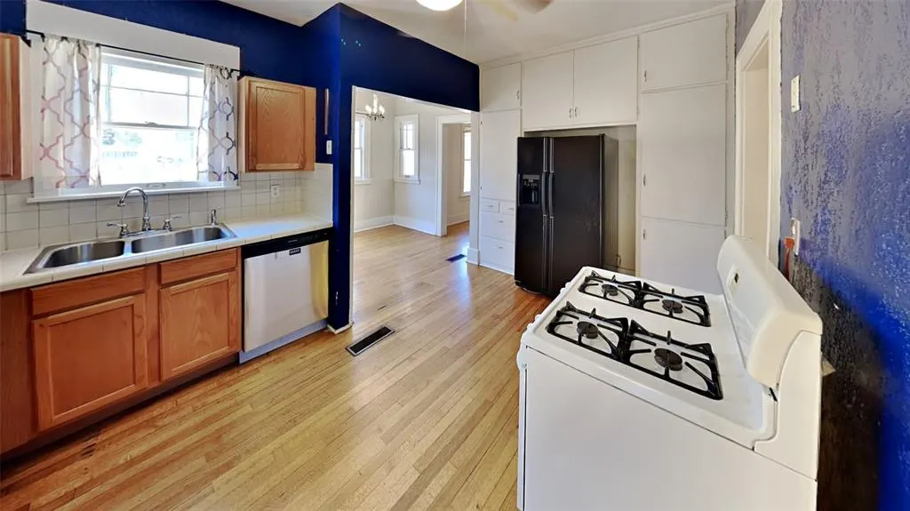 Photo 14 — 204 NW 22nd Street, Oklahoma City, OK 73103