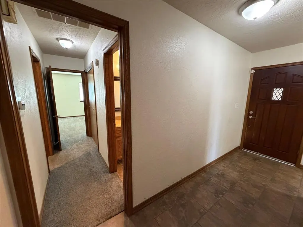 Photo 8 — 2517 Chateau Drive, Norman, OK 73069
