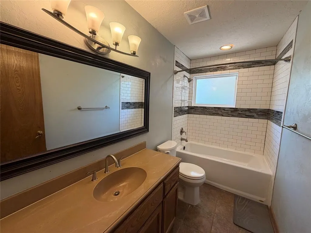 Photo 9 — 2517 Chateau Drive, Norman, OK 73069
