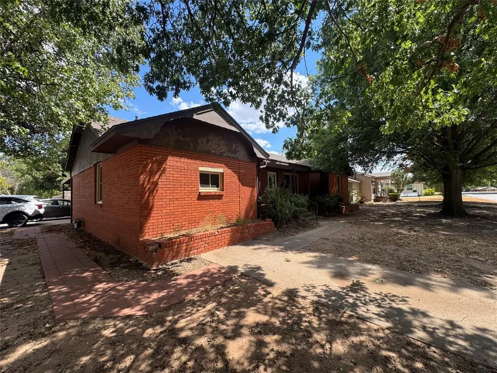 Photo 3 — 2501 S 18th Street, Chickasha, OK 73018