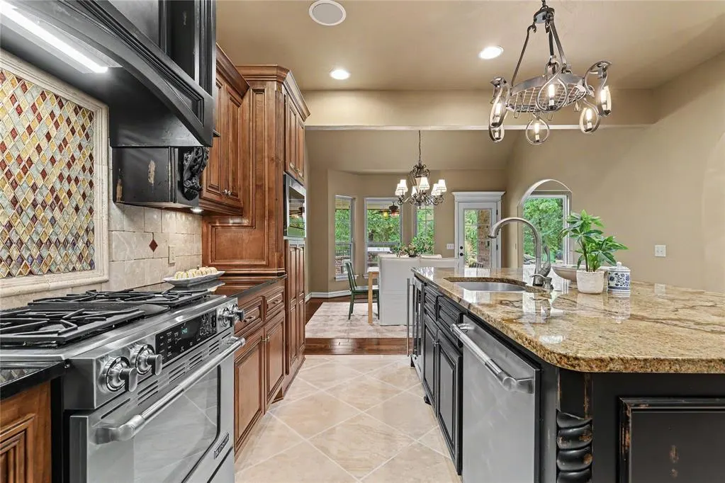 Photo 11 — 216 N Oaks Road, Harrah, OK 73045