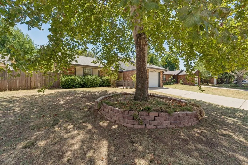Photo 36 — 12302 SW 15th Terrace, Yukon, OK 73099