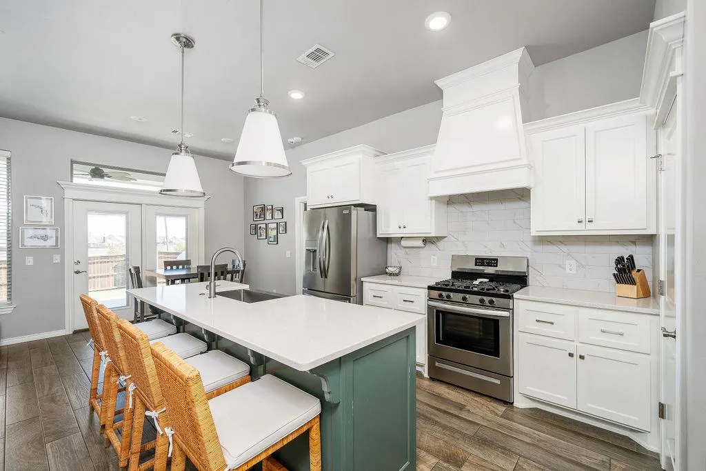 Photo 2 — 9033 NW 121st Terrace, Yukon, OK 73099