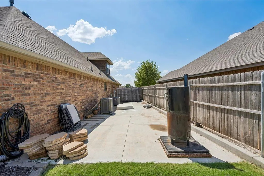 Photo 32 — 10809 SW 20th Street, Yukon, OK 73099
